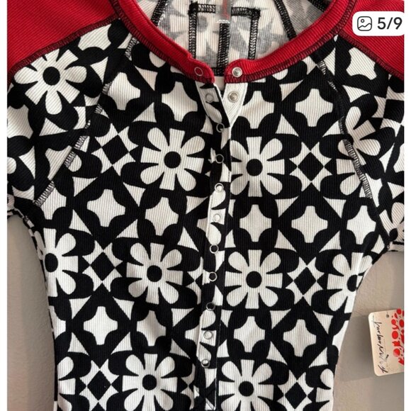 FP Movement by Free People Kick Off Printed Layer Top Black Red White Graphic L - Picture 11 of 16